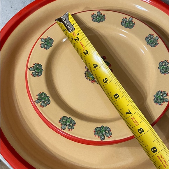 Marble Canyon Cactus Design Dinnerware set. Platter, Bowl and 4 desserts plates - Picture 11 of 11